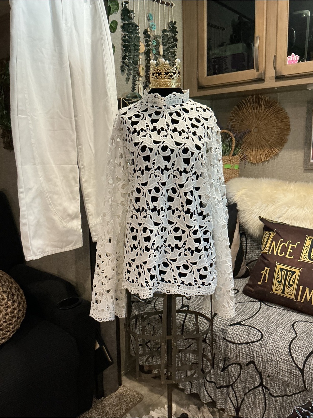 K Jordan White Floral Crochet Lace Blouse